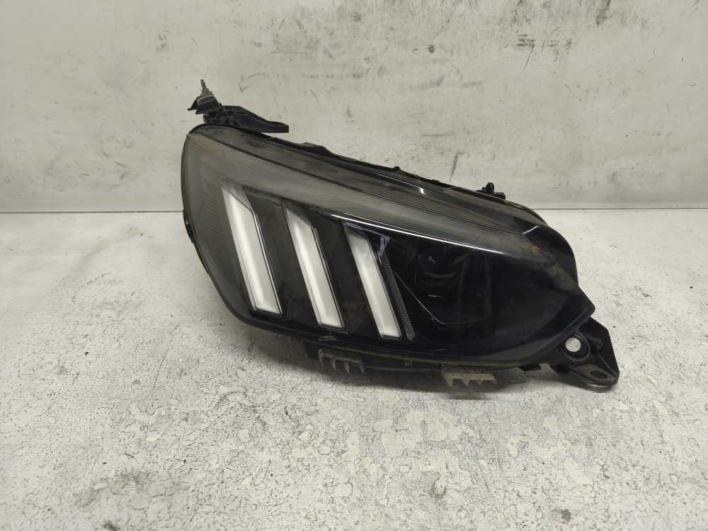 PHARE DROIT PEUGEOT - Vue 1